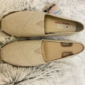 New BOBS by Sketchers Gypsy Slip On Shoes Women Sz 9 Memory Foam Flats Natural